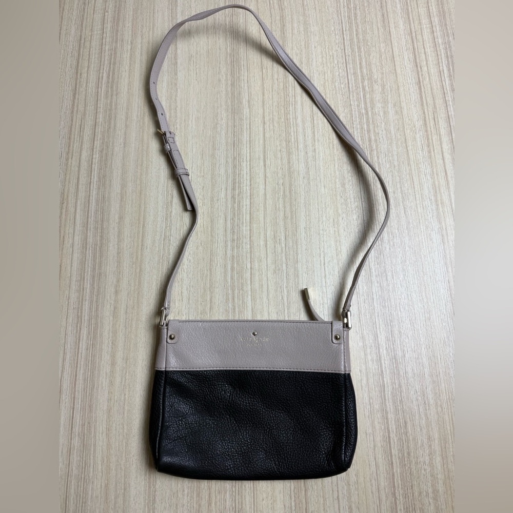 Kate Spade - Summit Court Cooper crossbody - black/  gray pebbled leather